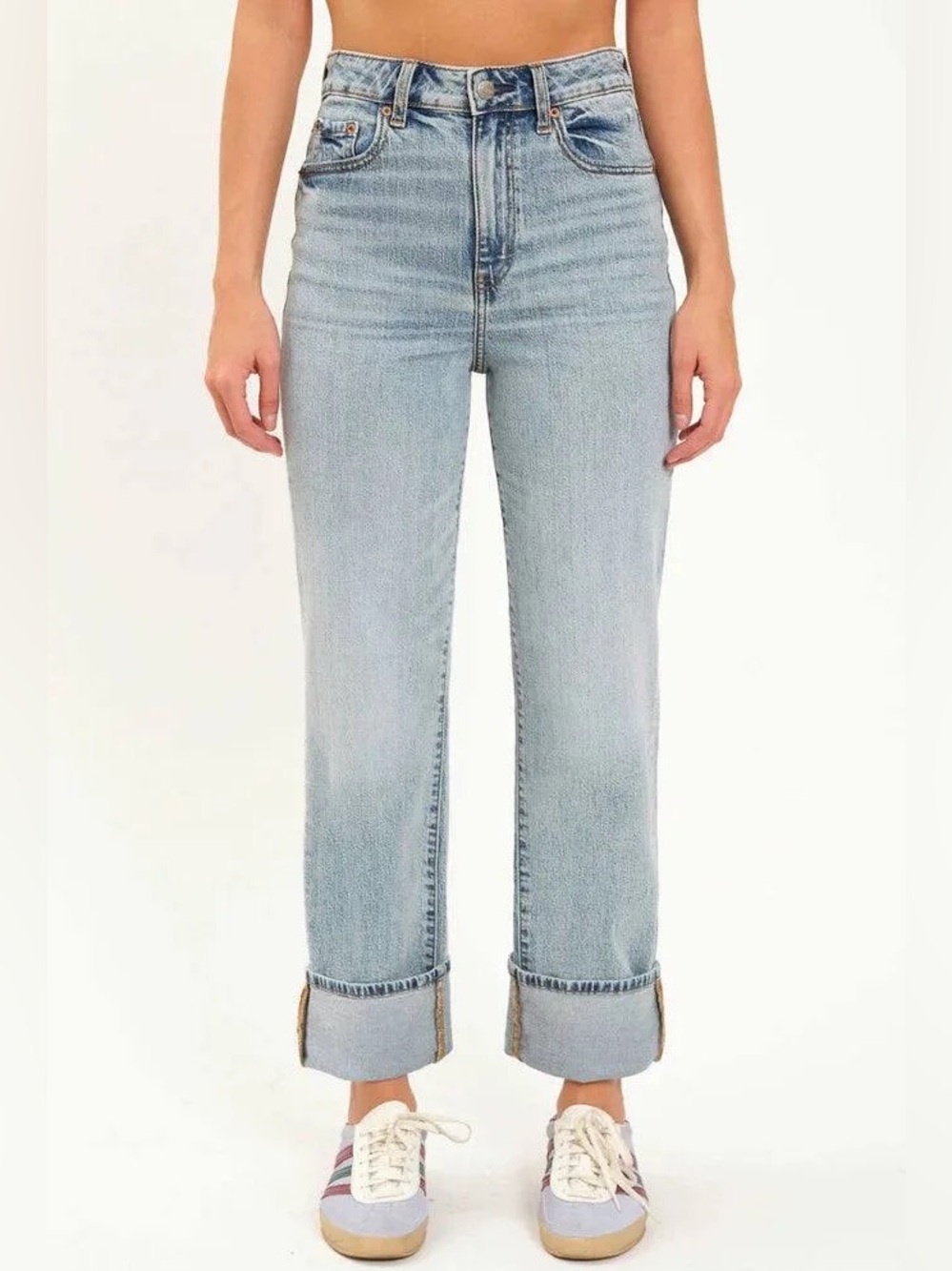 Daze Women's Light Blue Cropped Jeans